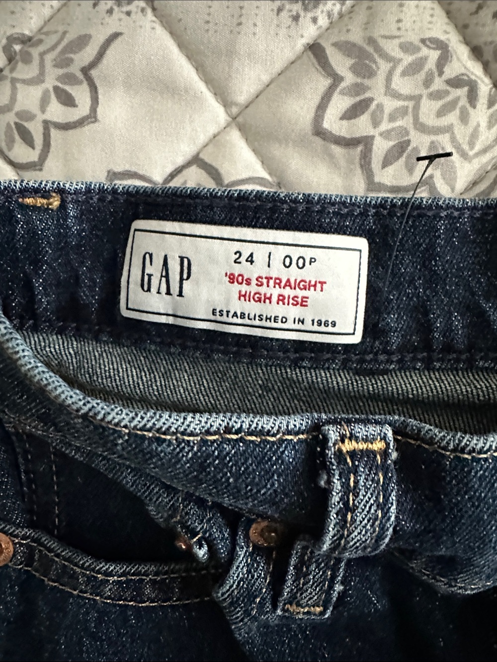 GAP Women's Straight High-Rise Dark Blue Jeans